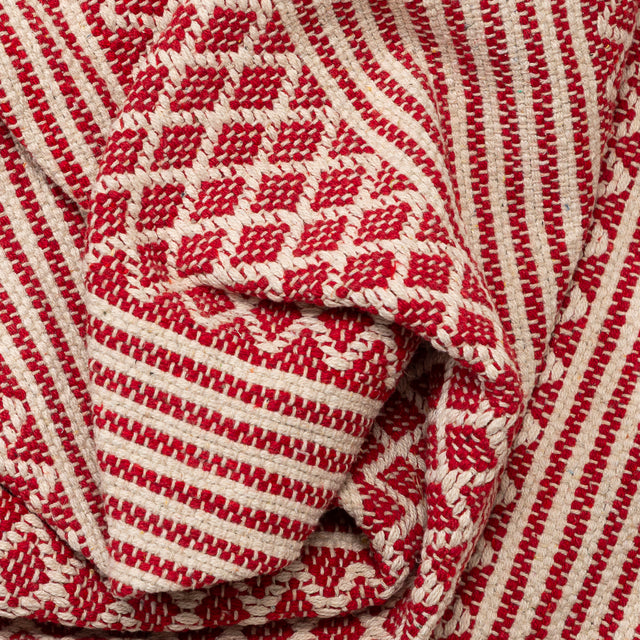 Lucia Red