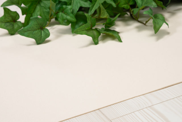 Uni White