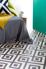 Labyrinth Black/White